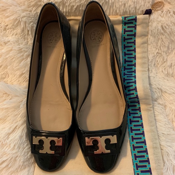 Tory Burch patent flats - Picture 1 of 3
